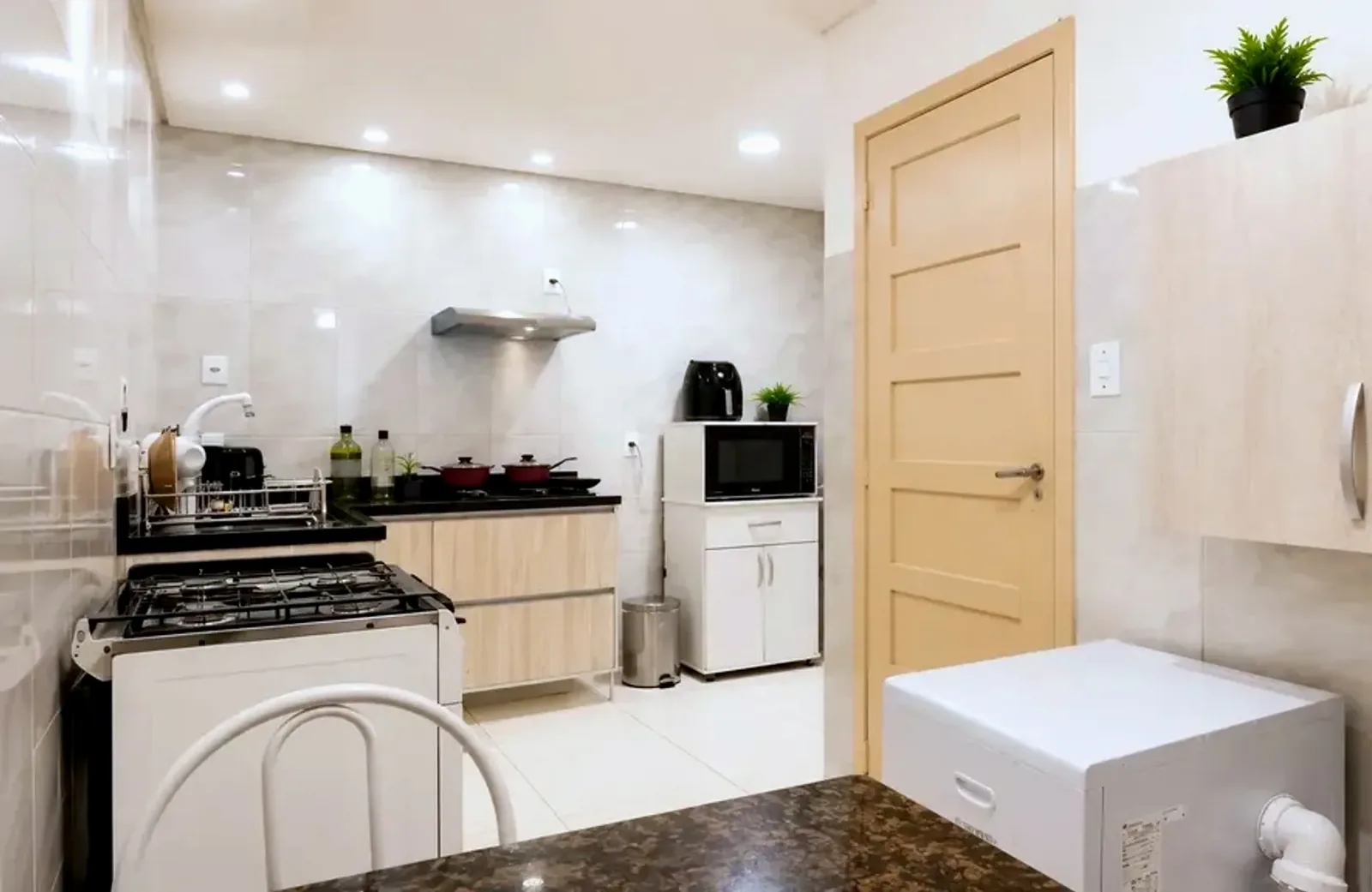 Cozinha com armários