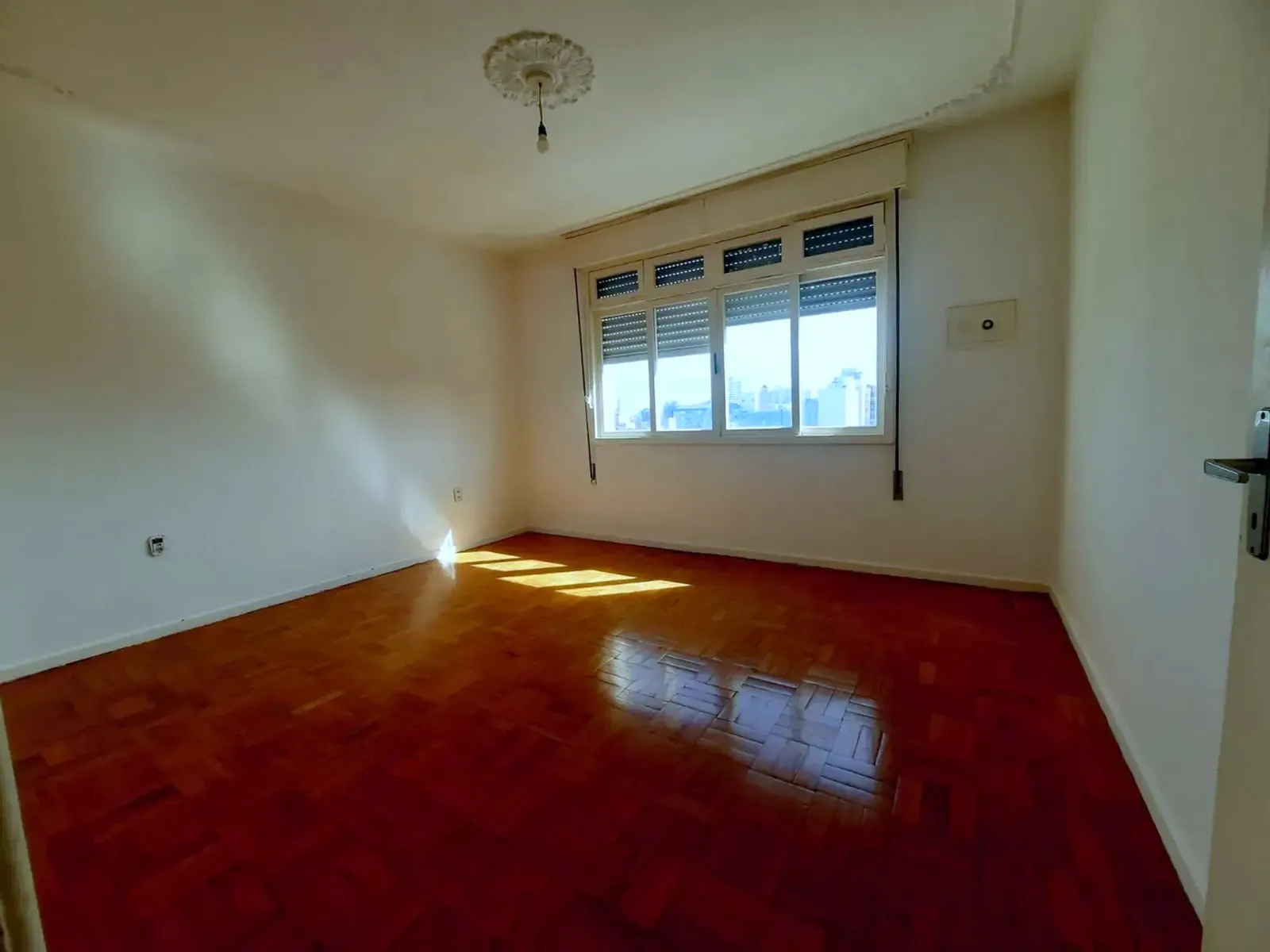 Sala de estar com parquê