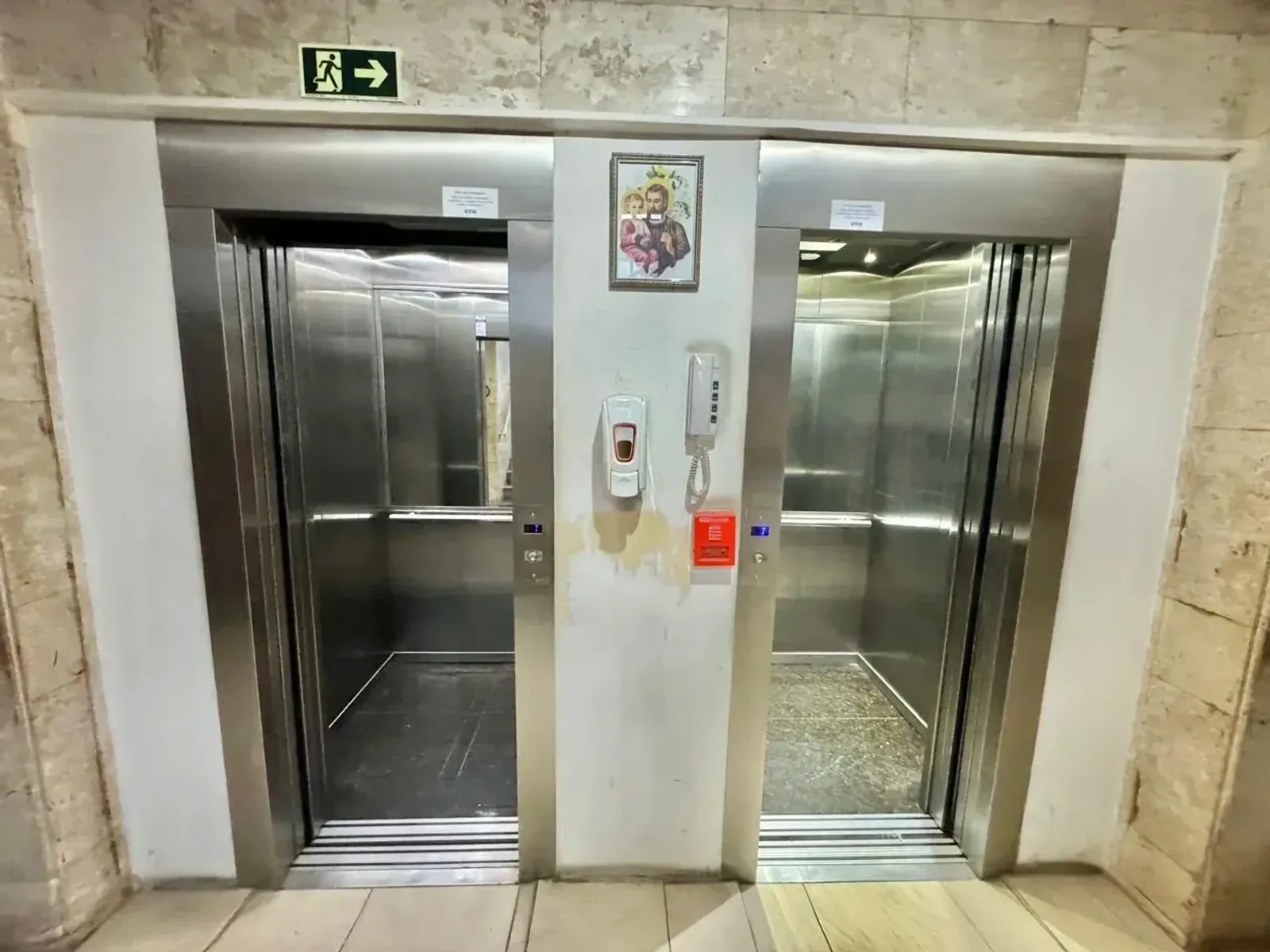 Elevadores do prédio