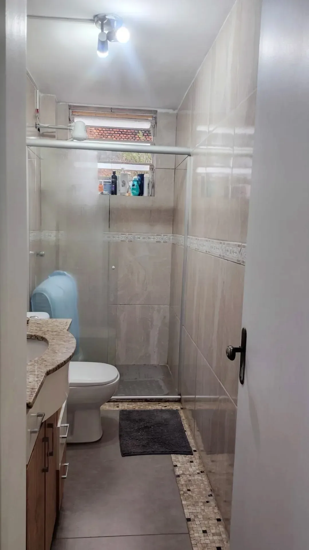 Segundo banheiro com box