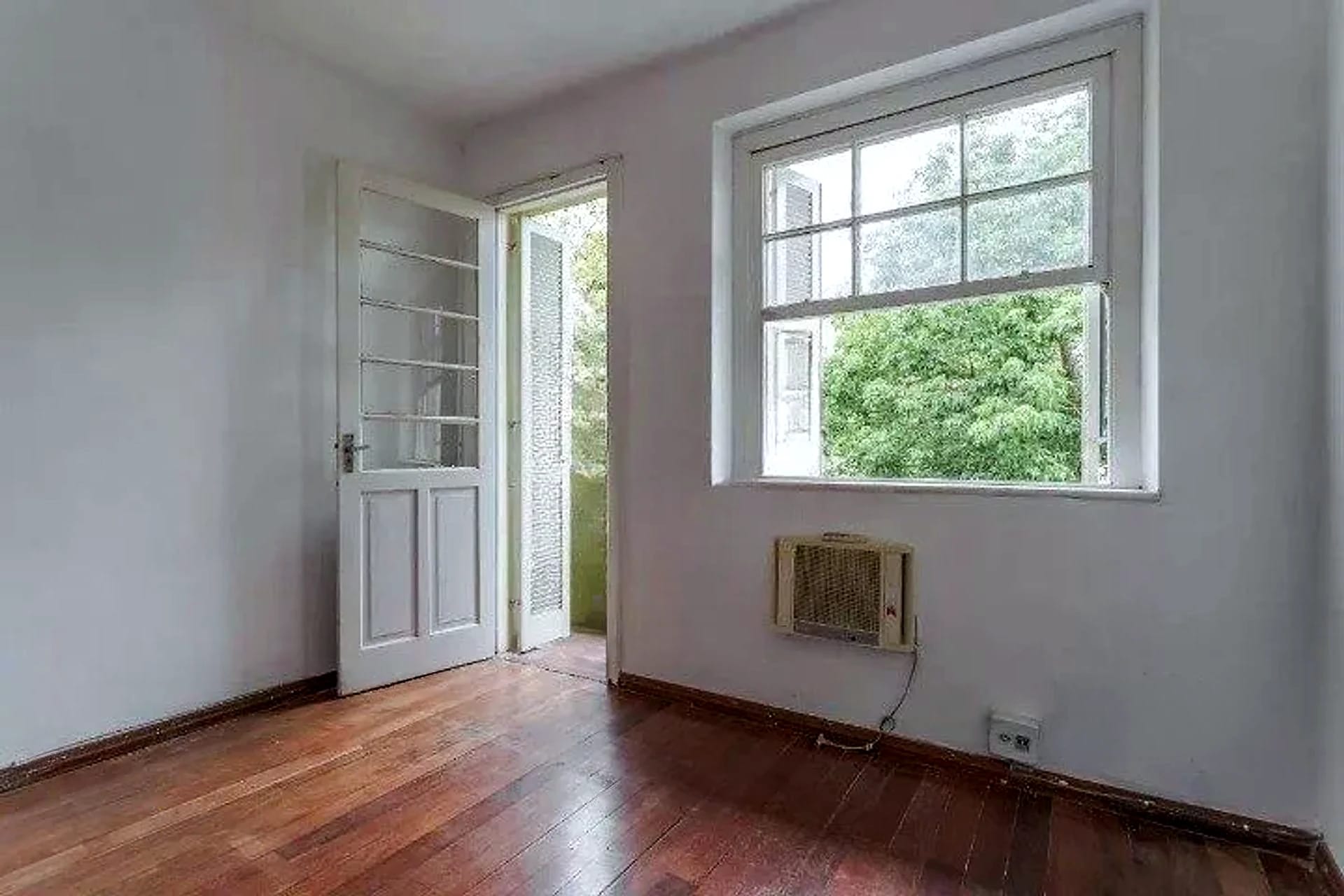 Living com porta para a sacada