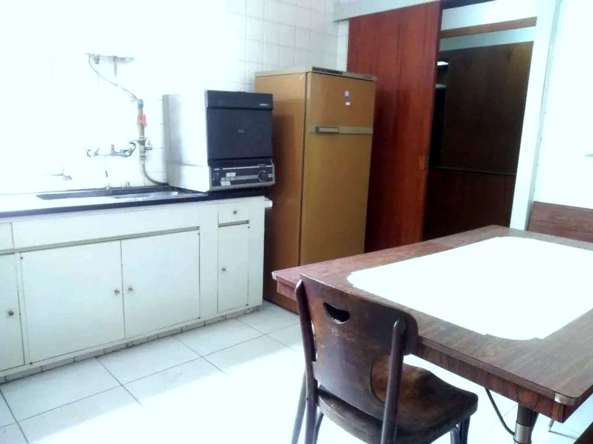 Copa integrada à cozinha