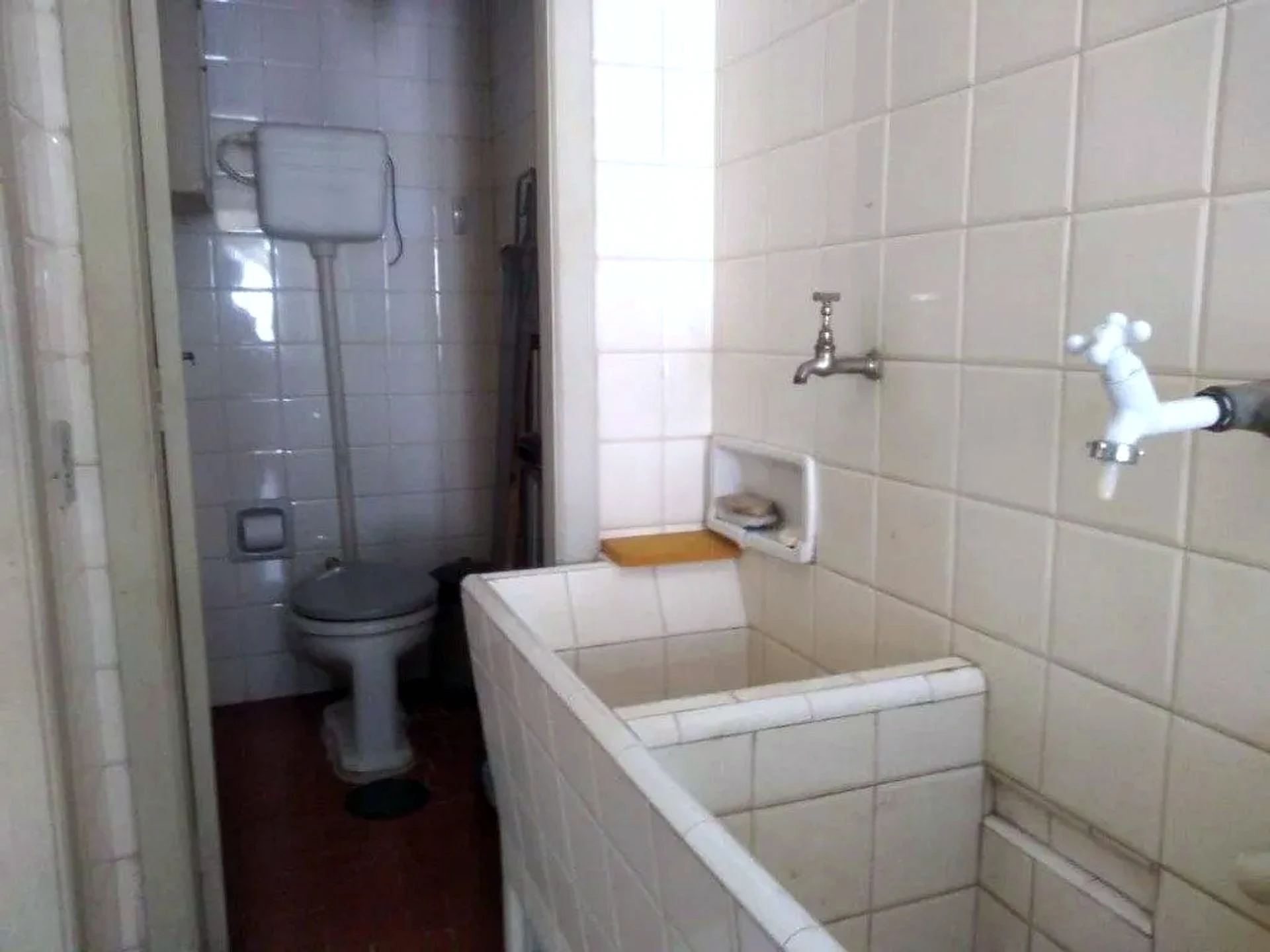 Banheiro da dependência