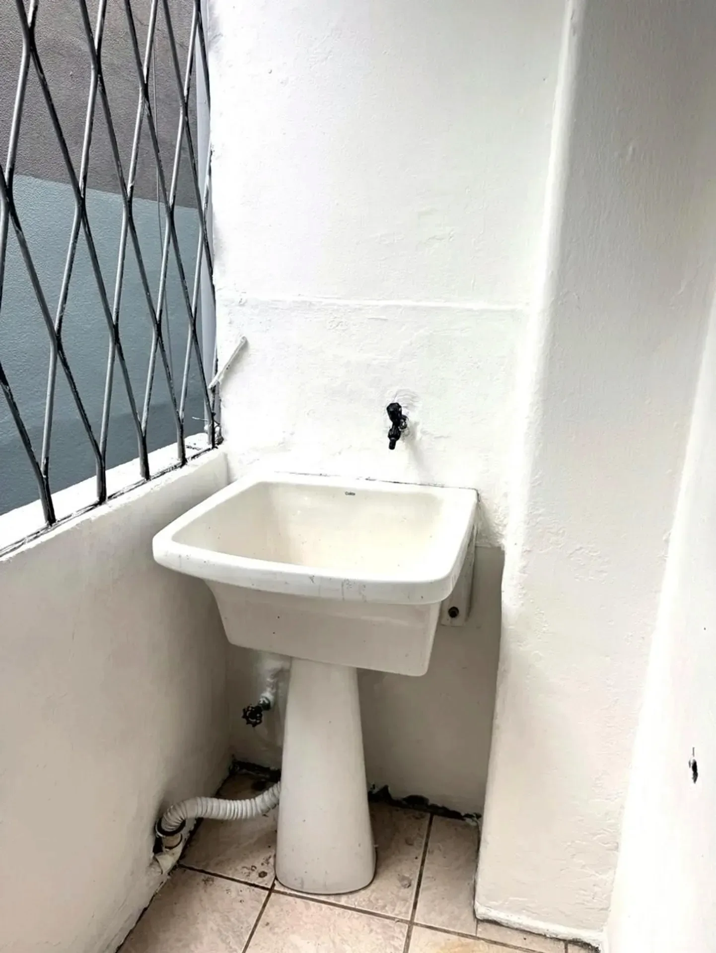 Área de serviço com tanque