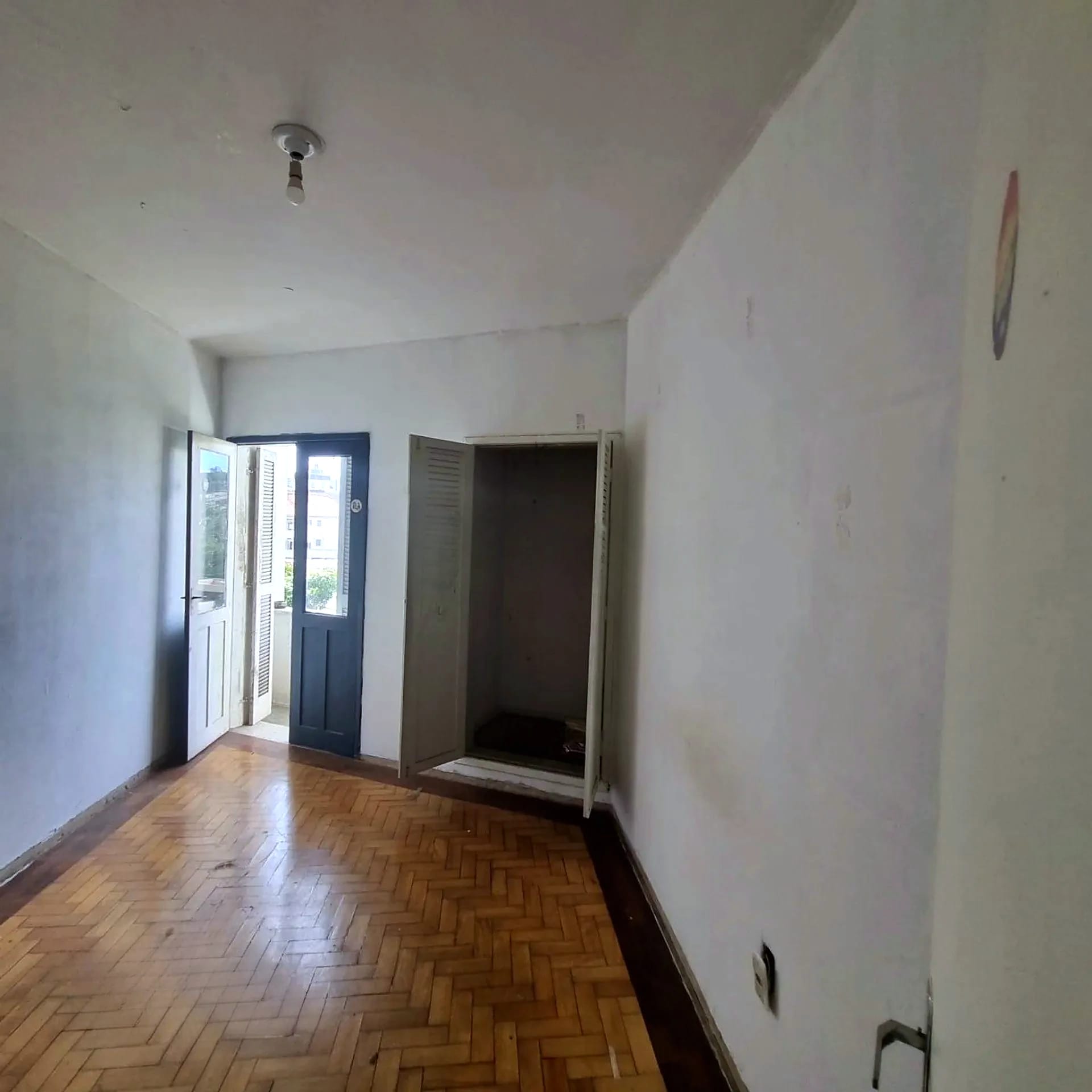 Sala com acesso à sacada