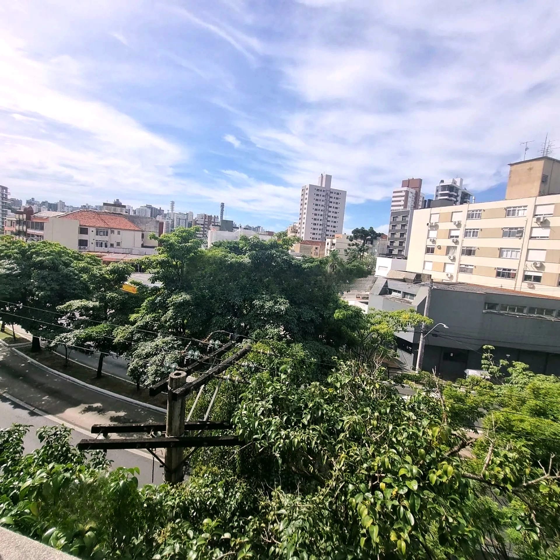 Vista arborizada da sacada