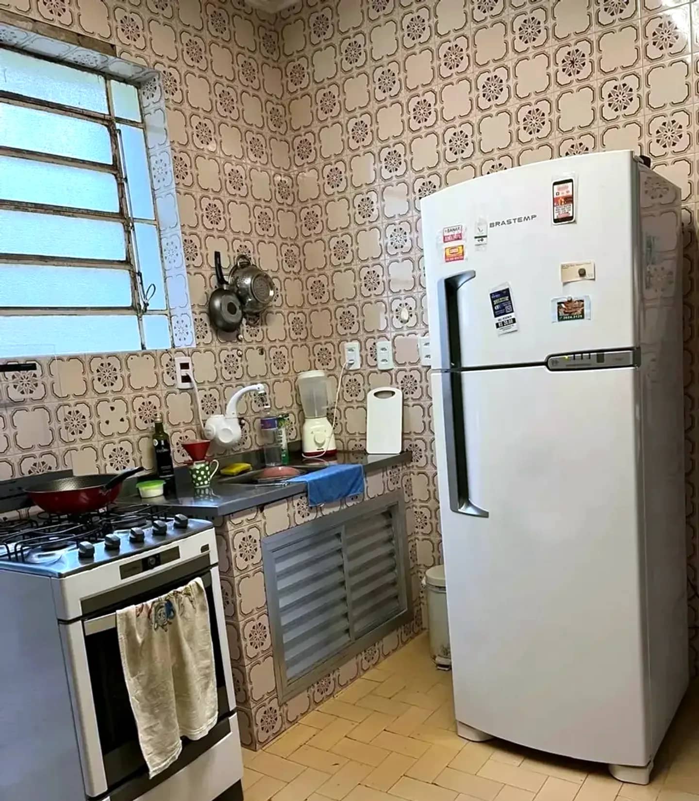 Cozinha com azulejos clássicos