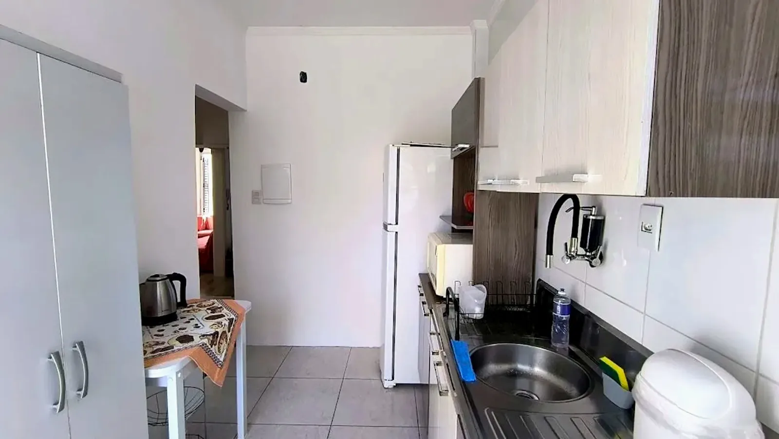 Cozinha com armários