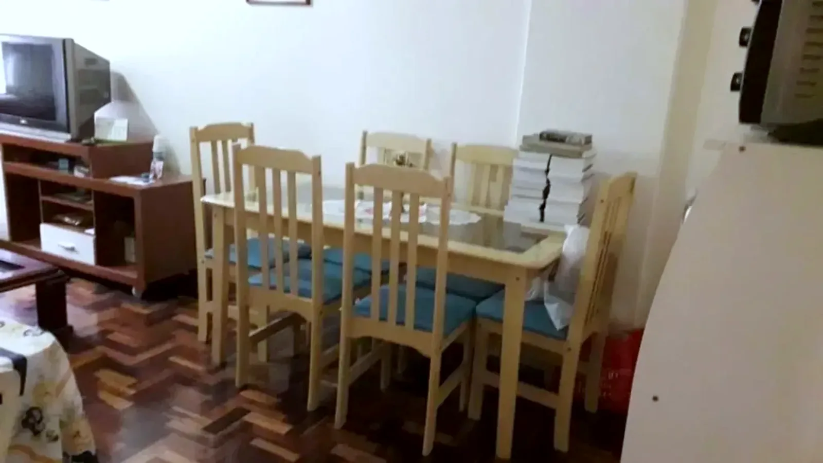 Mesa de jantar no living