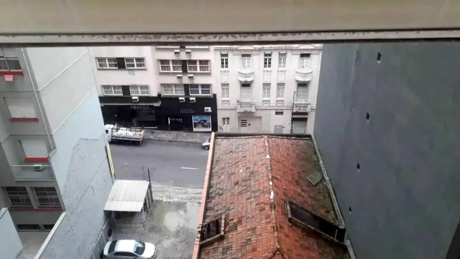 Vista do andar alto para a rua