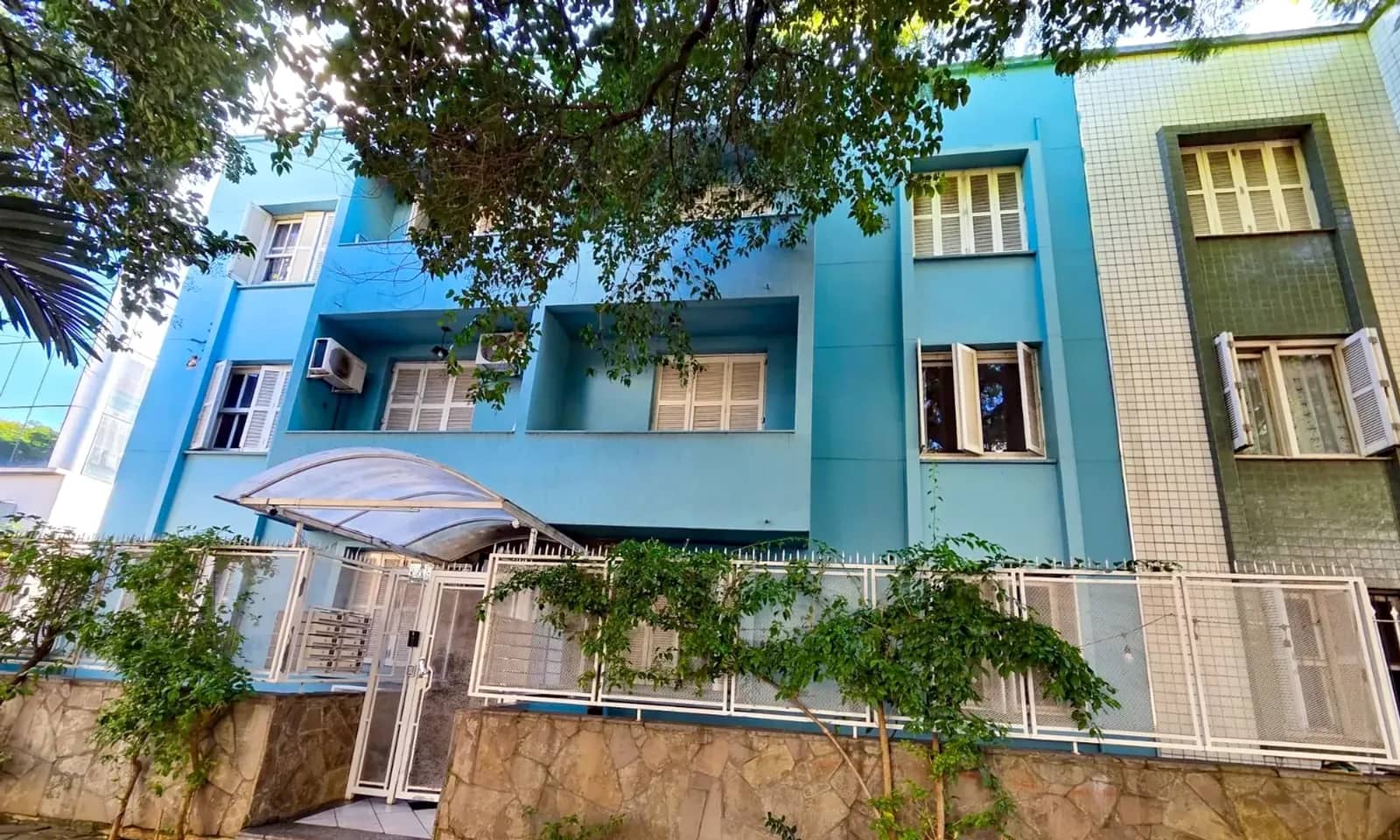Fachada do prédio na Rua Eudoro Berlink