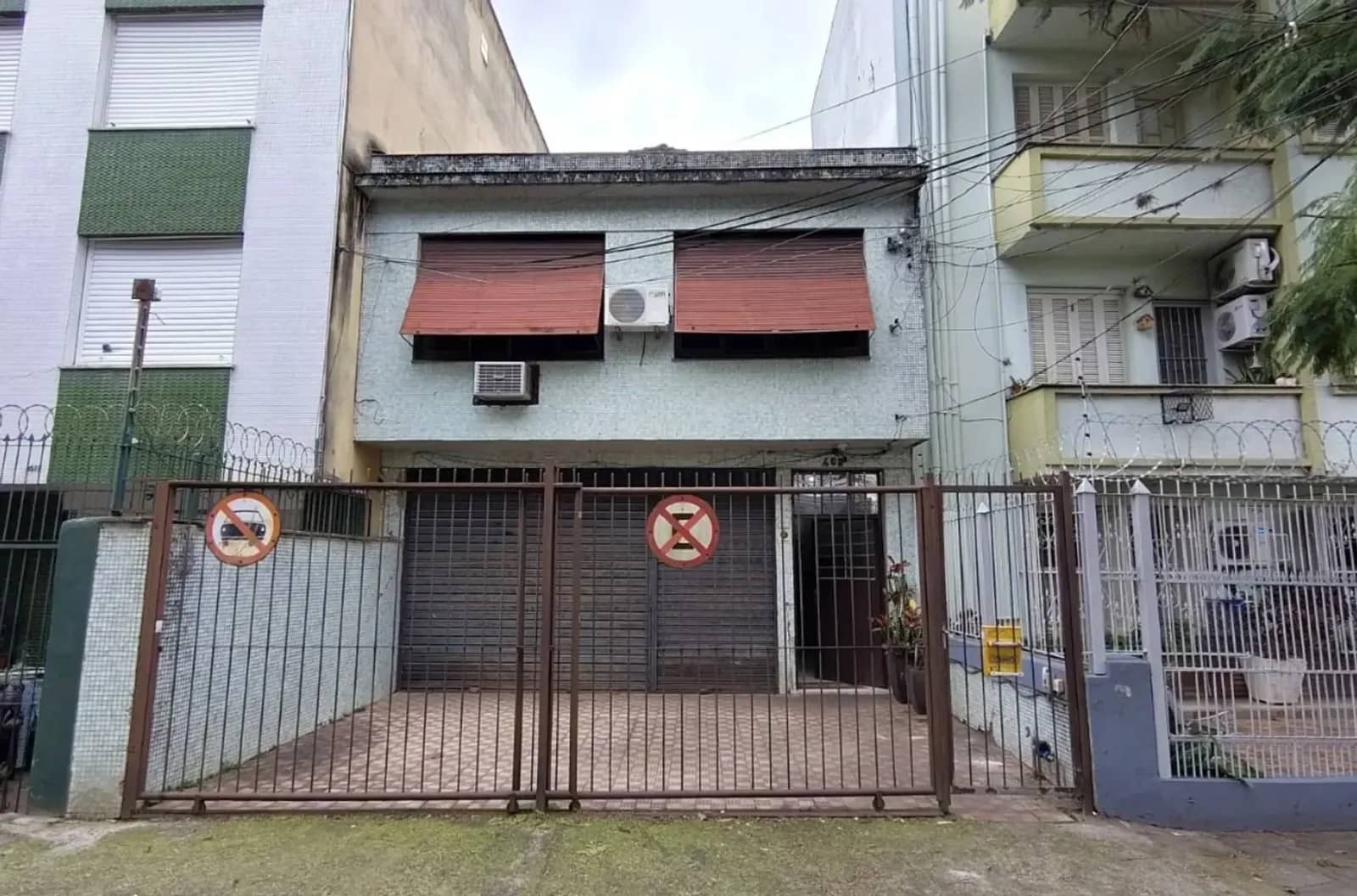 Fachada do prédio na Rua Pelotas