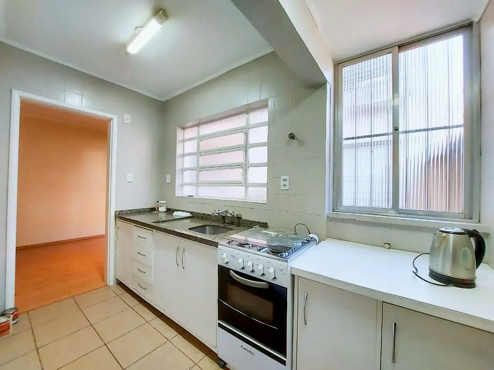 Cozinha com janelas