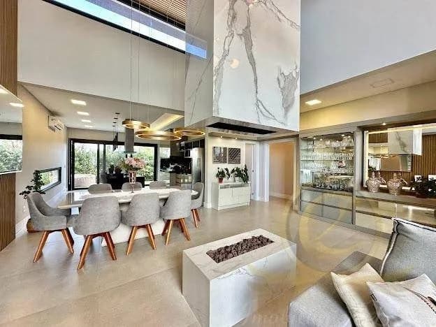 Casa de 4 suítes à venda no condomínio Dubai Resort, ref. 24868.